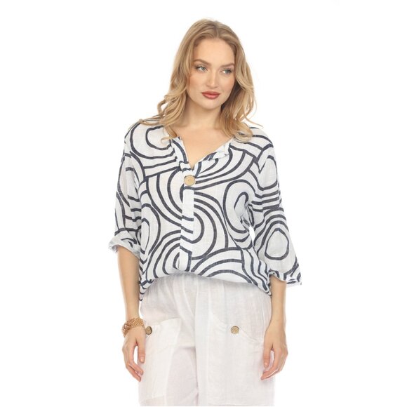 Navy Circle Print one button detail top - Picture 4 of 13